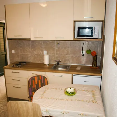 House Nataniel In Near Sea Apartmán