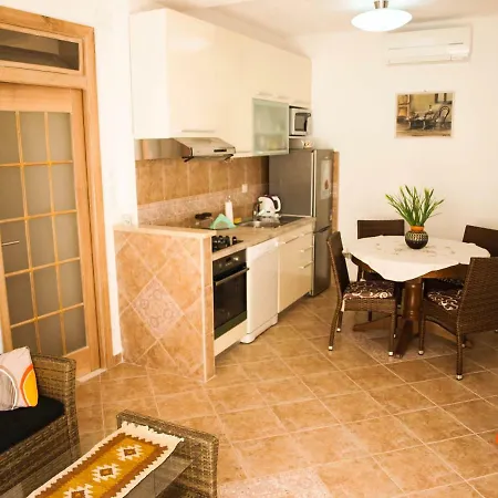 House Nataniel In Near Sea Omiš