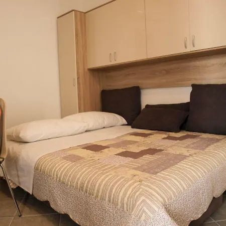 House Nataniel In Near Sea Apartmán Omiš