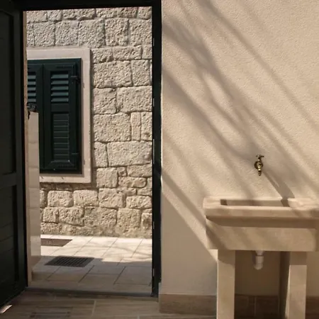 House Nataniel In Near Sea