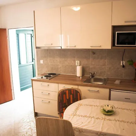 House Nataniel In Near Sea Apartmán